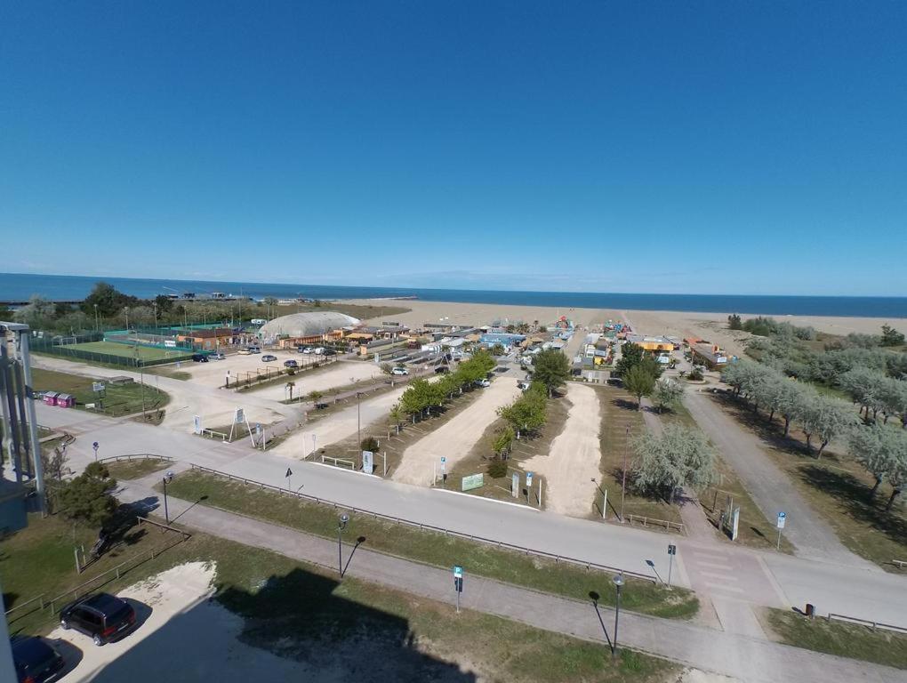 On The Adriatic Beach Tra Venezia Ferrara E Ravenna Sulla Spiaggia Della Riviera Adriatica Llido Degli Estensi Zewnętrze zdjęcie